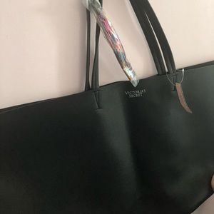 Plain black Big VS bag